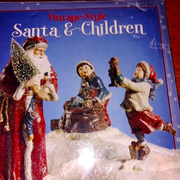 Santa with kids ceramic figures Christmas se VALUE $59.99t - Picture 1 of 8